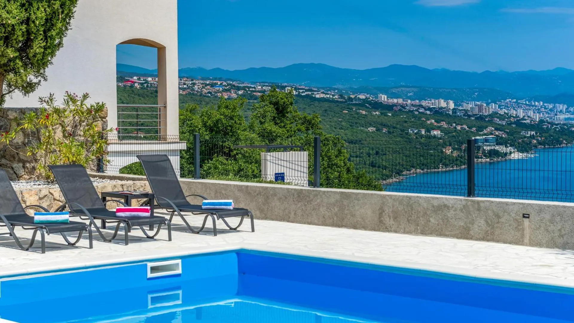 Villa Vistas - Luxury Apartments Opatija 0*,